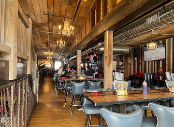 utah/deer-valley/bar/no-name-saloon