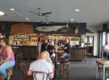 australia/gippsland/bar/the-metung-hotel
