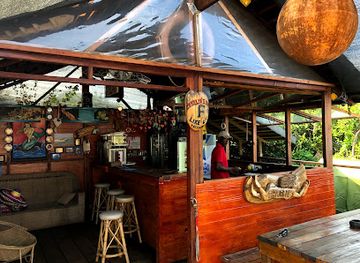 mozambique/ponta-do-ouro/bar/charlies-bar