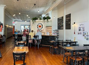 iowa/maquoketa-caves-state-park/bar/maquoketa-brewing