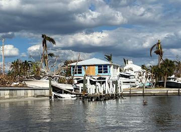 florida/fort-myers/sanibel-island/bar/gramma-dot-s-restaurant