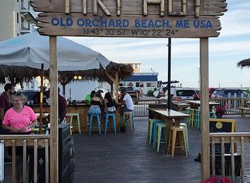 maine/old-orchard-beach/bar/the-tiki-hut-oob