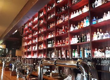 canada/eastern-townships/bar/the-king-hall