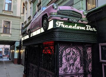 ukraine/chernivtsi/central-square/bar/freedom-bar