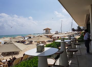 mexico/playa-del-carmen/coco-beach/bar/mamita-s-beach-club