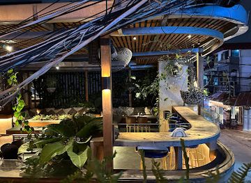 cambodia/phnom-penh/chamkar-mon/bar/bassac-lane