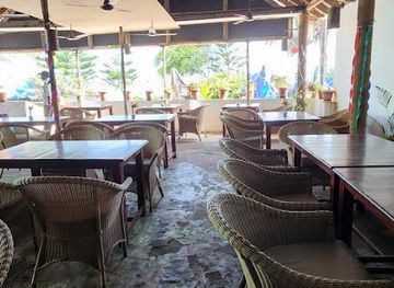 india/kovalam/bar/kingfisher-restaurant