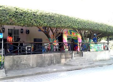 nicaragua/rivas/bar/acera-alta