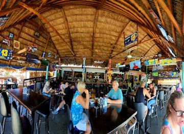 florida/southwest-florida/bar/nauti-parrot-tiki-hut