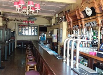 ireland/mourne-mountains/bar/savage-s-bar