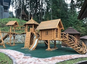 ukraine/carpathian-mountains/bar/spa-hotel-gora-rooftop-heated-pool