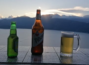 el-salvador/lake-coatepeque/bar/chula-vista