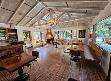 california/big-sur/bar/big-sur-roadhouse