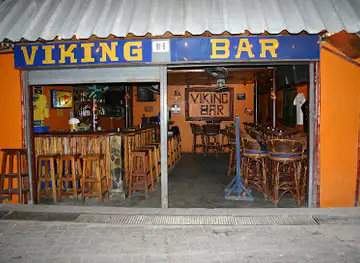 UNDER BAR