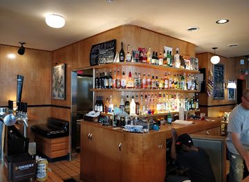 michigan/detroit/bar/queens-bar-detroit