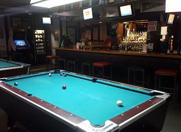 massachusetts/lowell/bar/catcher-s-mitt