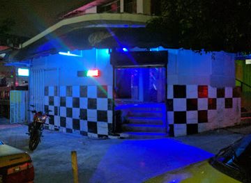 el-salvador/central-valley/bar/black-and-white-discotec-bar