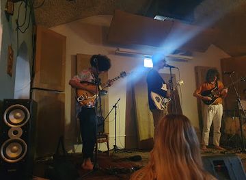 israel/sharon-plain/bar/