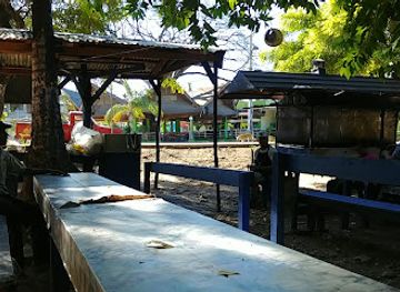 dominican-republic/barahona/bar/the-big-tree-sport-bar