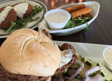 massachusetts/mount-greylock-state-reservation/bar/tavern-at-the-a