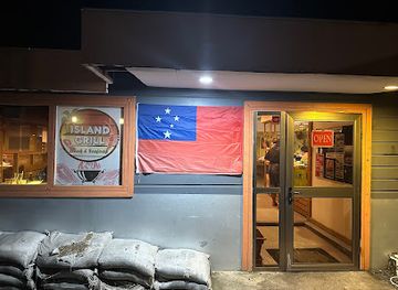 samoa/apia/bar/island-grill-steak-seafood