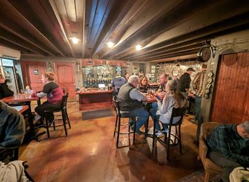 oregon/deschutes-county/bar/the-cellar-a-porter-brewing-company