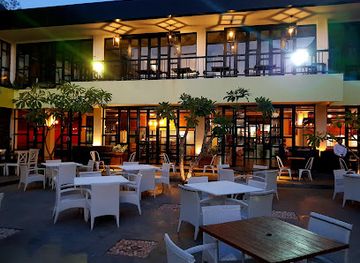 indonesia/east-nusa-tenggara/bar/beer-and-barrel-kitchen-n-lounge