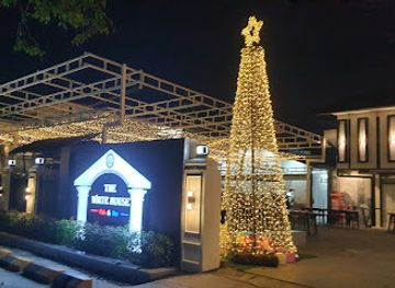 myanmar-burma/kachin-state/bar/the-white-house