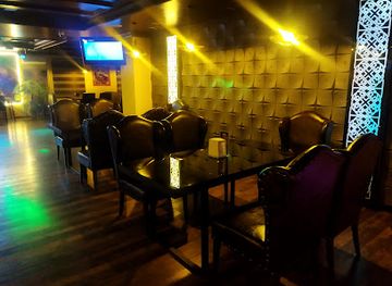 kazakhstan/shymkent/bar/friends