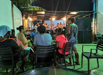 trinidad-and-tobago/asa-wright-nature-centre/bar/the-minibar