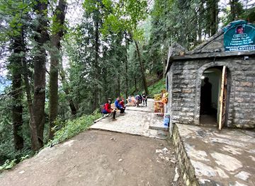 pakistan/ayubia-national-park/bar/ayubia-motto-tunnel