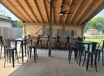 iowa/backbone-state-park/bar/prairiemoon-on-main