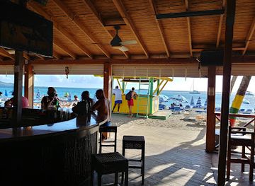 Vibes Beach Bar