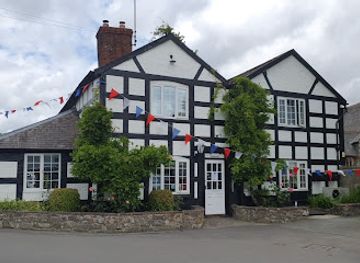 united-kingdom/radnorshire/bar/the-lion-hotel