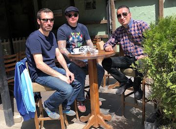 kosovo/mitrovica/bar/n-pub