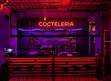 albania/toskeria/bar/astro-brunch-cocktail-bar