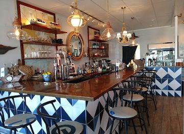 rhode-island/watch-hill/bar/ten-sandwiches