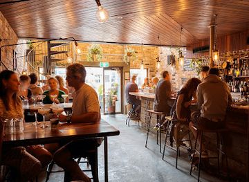 australia/far-west/bar/donny-s