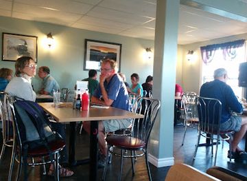 canada/gros-morne-national-park/bar/earle-s-restaurant