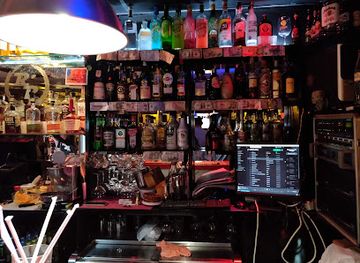 spain/cadiz/old-town/bar/rollin-rock-pub