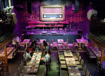 myanmar-burma/yangon/bar/the-radio-bar