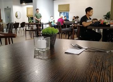 brunei/labu-forest-reserve/bar/new-star-box-cafe-grill-kiulap