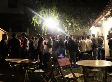 bolivia/sucre/la-recoleta/bar/buhobar