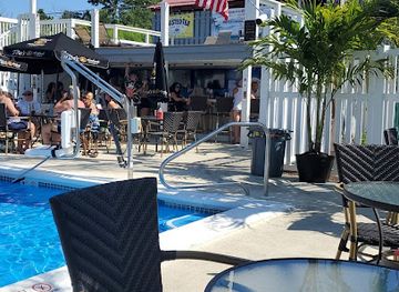 maryland/assateague-island-national-seashore/bar/shaka-pool-bar-and-grill