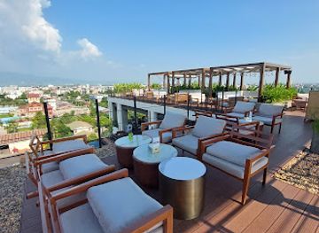myanmar-burma/mandalay-region/bar/penthhouse-rooftop-pool-bar