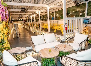 new-jersey/paterson-great-falls-national-historical-park/bar/la-chiflada-nj