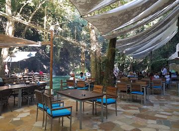 lebanon/chouf/bar/shallalat-al-zarka