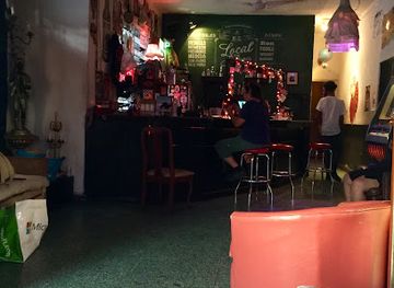 puerto-rico/yunque-national-forest/bar/el-local-en-santurce
