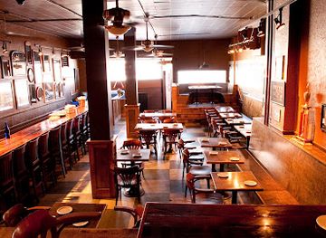 canada/ottawa/hintonburg/bar/elmdale-oyster-house-tavern