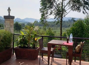 uganda/bwindi-impenetrable-national-park/bar/hot-spring-cafe-lounge-kitagata-uganda